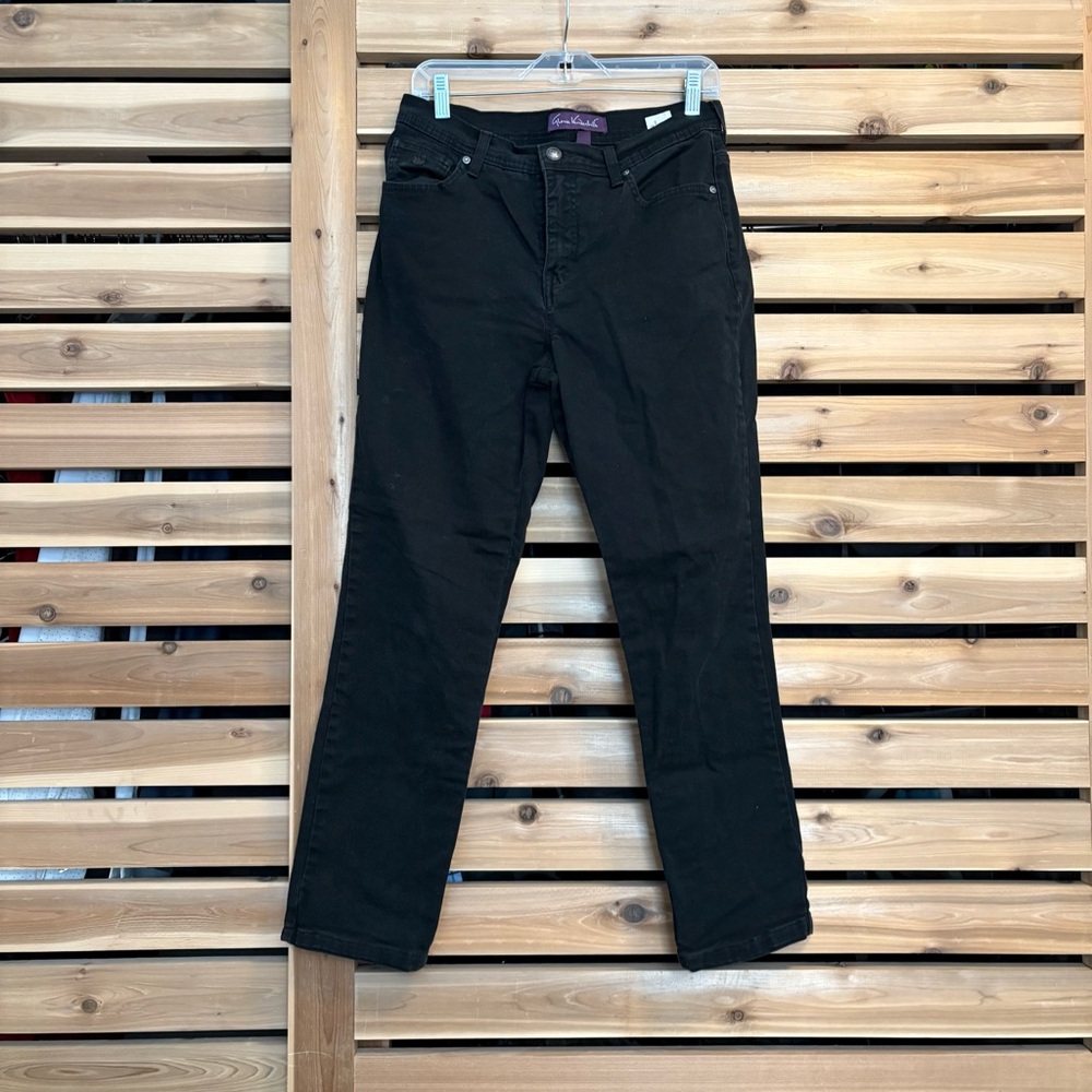 Gloria Vanderbilt 6 short Black Jeans